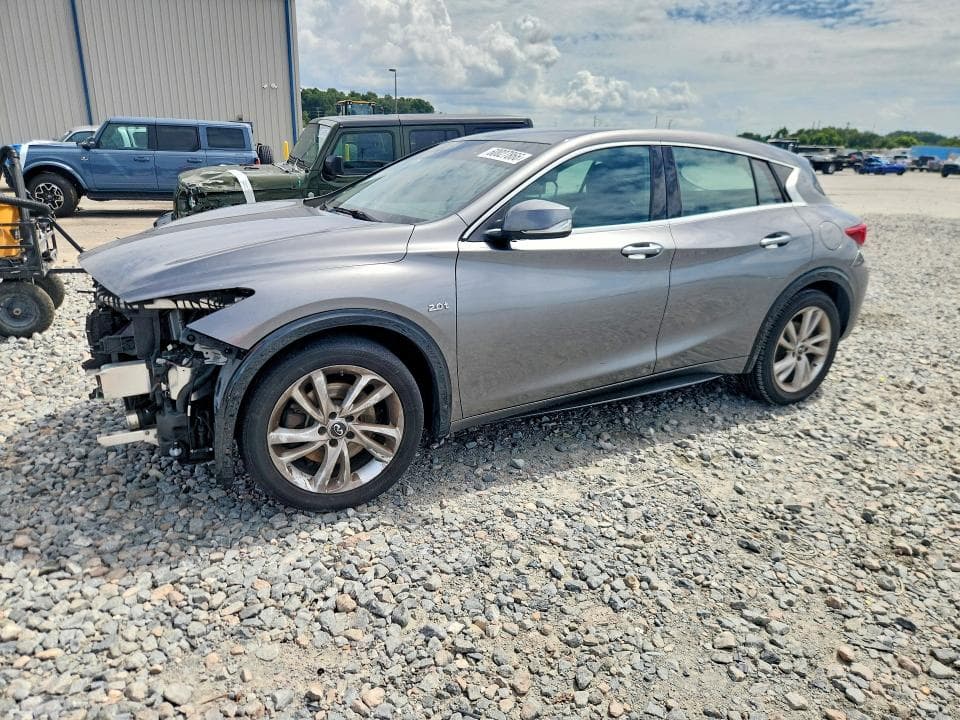 2018 INFINITI QX30 LUXURY