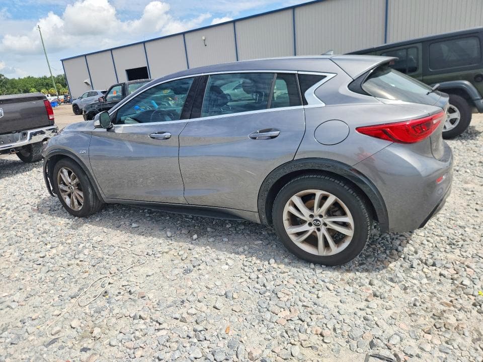 2018 INFINITI QX30 LUXURY LUXURY 2