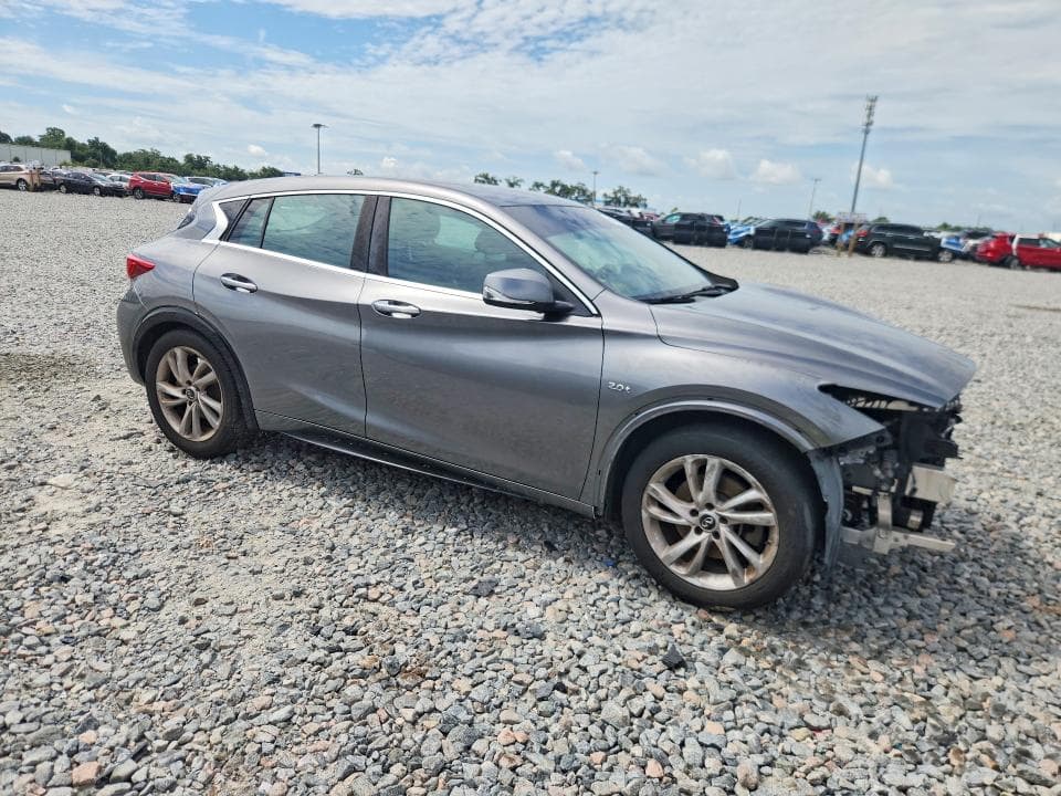 2018 INFINITI QX30 LUXURY LUXURY 4