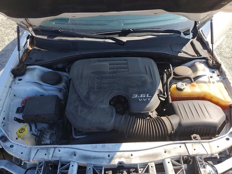 2018 CHRYSLER 300 LIMITED 11