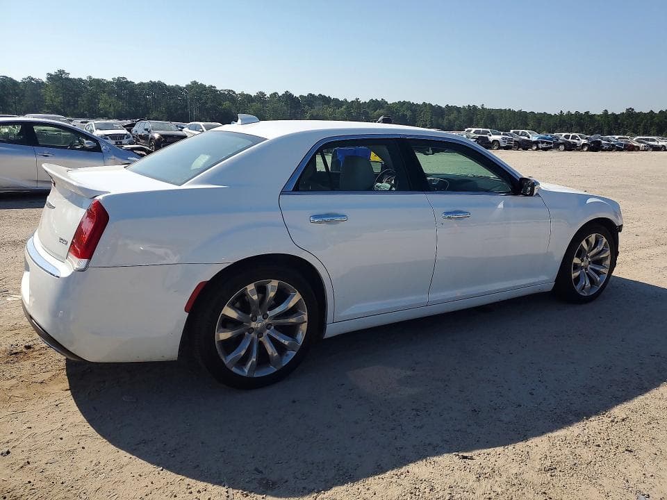 2018 CHRYSLER 300 LIMITED 3