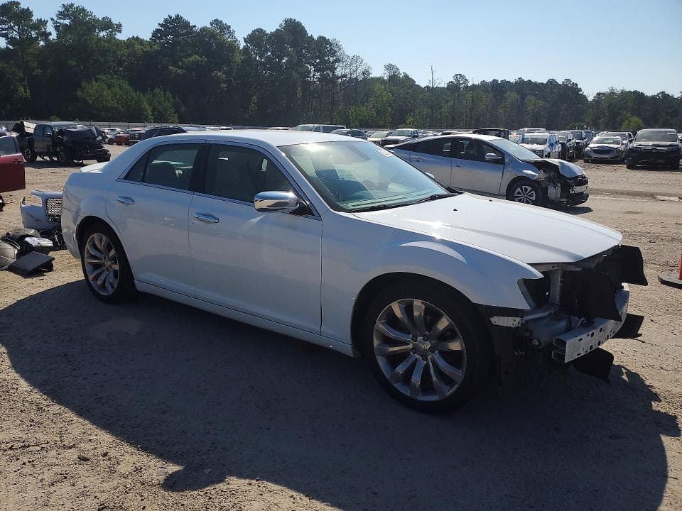 2018 CHRYSLER 300 LIMITED 4