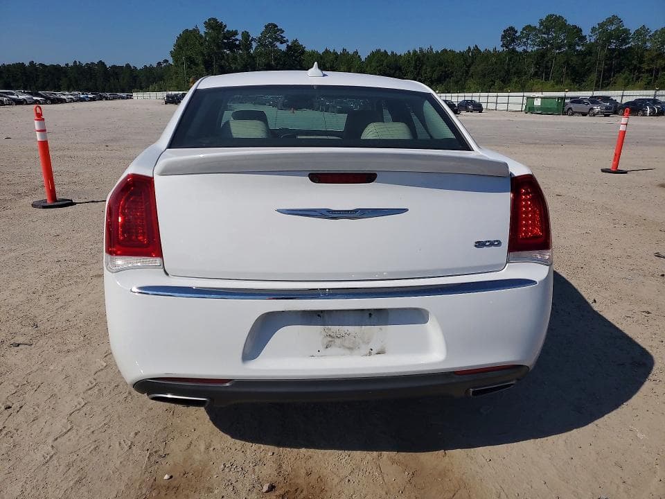 2018 CHRYSLER 300 LIMITED 6