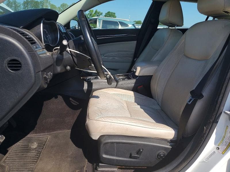 2018 CHRYSLER 300 LIMITED 7