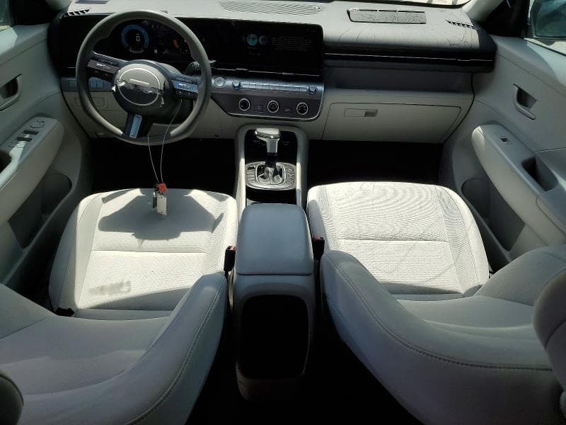 2025 HYUNDAI KONA SE SE 8