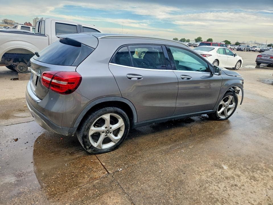 2019 MERCEDES-BENZ GLA 250 3