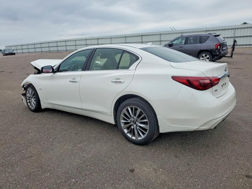 2018 INFINITI Q50 2.0T LUXE 2