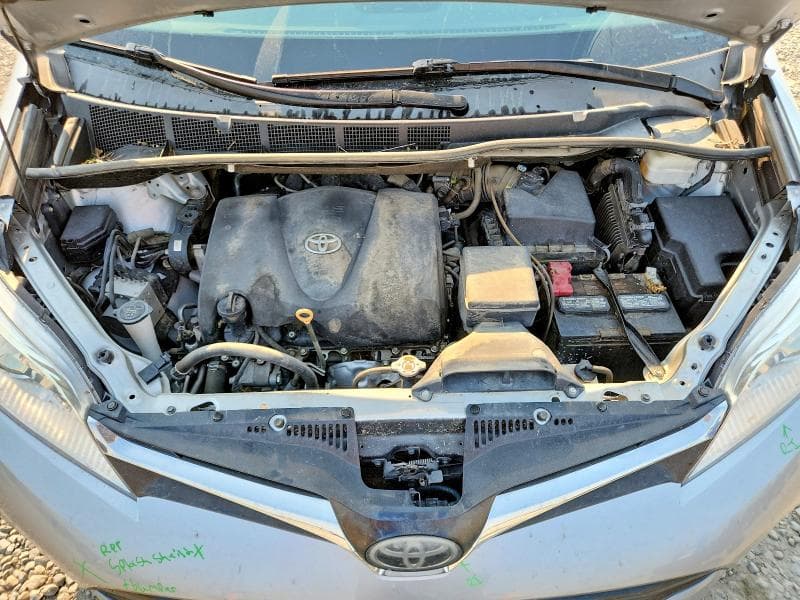 2019 TOYOTA SIENNA LE LE 12