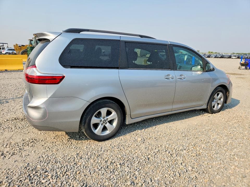 2019 TOYOTA SIENNA LE LE 3