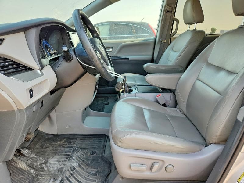2019 TOYOTA SIENNA LE LE 7