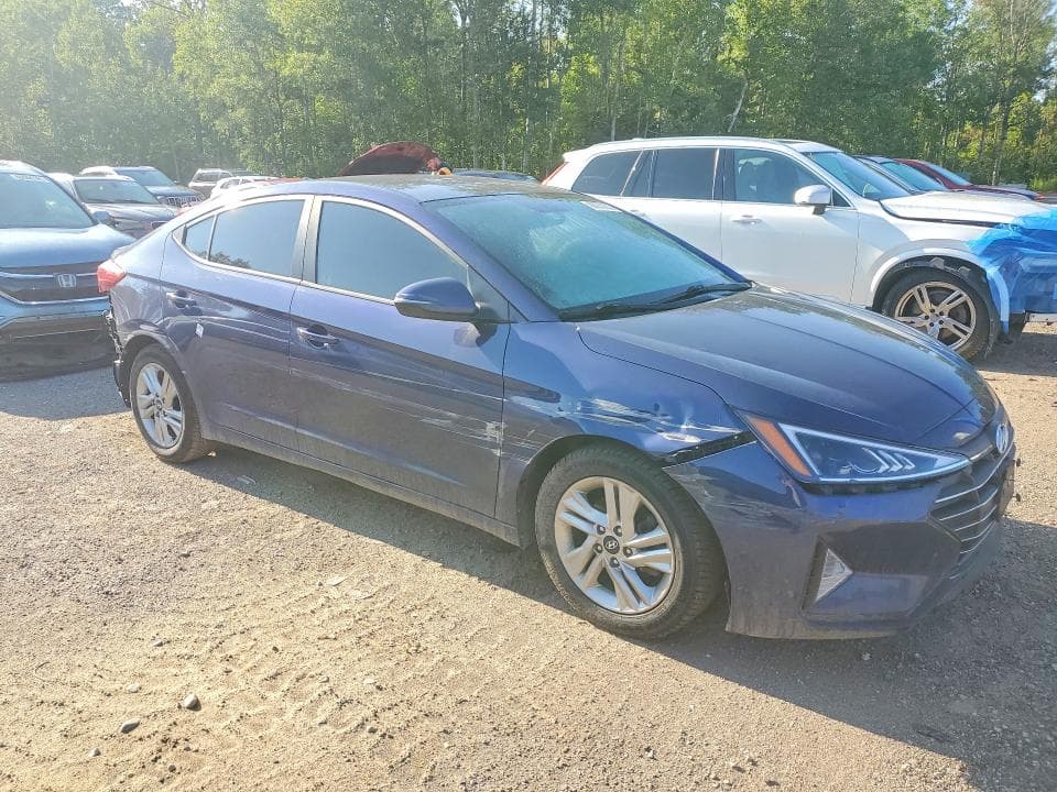 2019 HYUNDAI ELANTRA SE 4