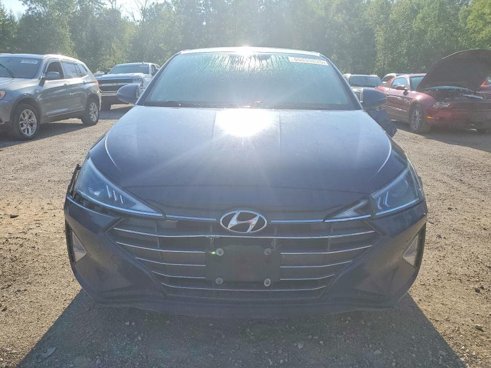 2019 HYUNDAI ELANTRA SE 5