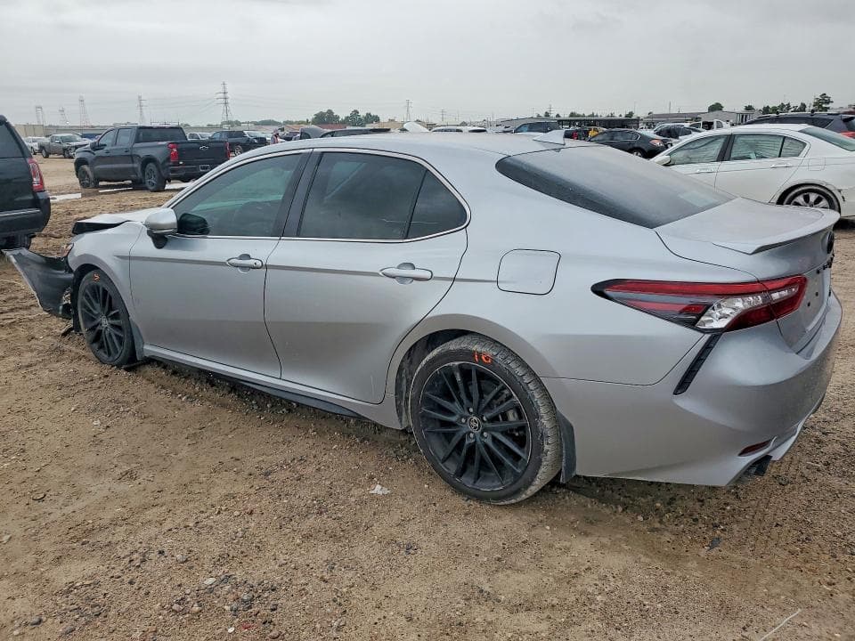 2022 TOYOTA CAMRY XSE 2