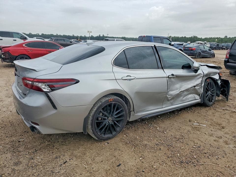 2022 TOYOTA CAMRY XSE 3