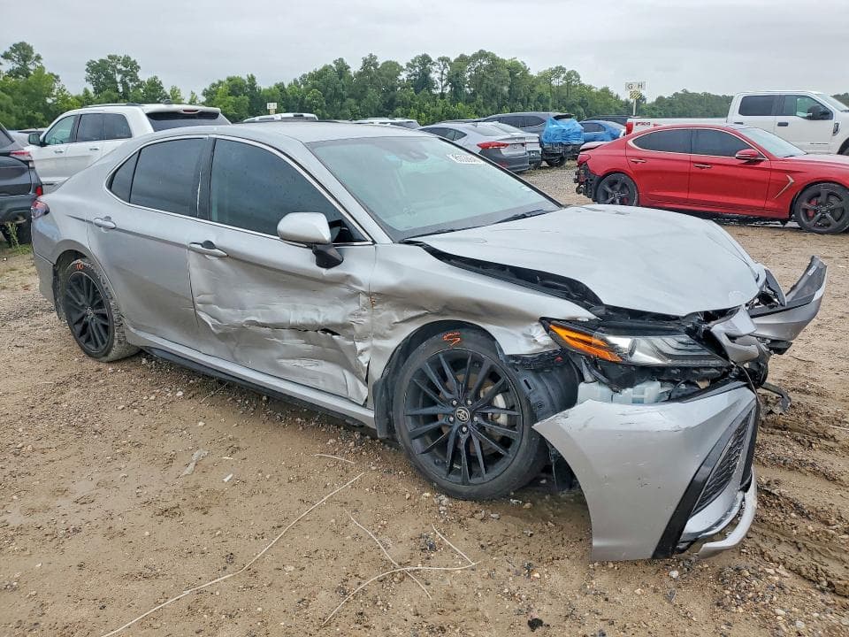 2022 TOYOTA CAMRY XSE 4