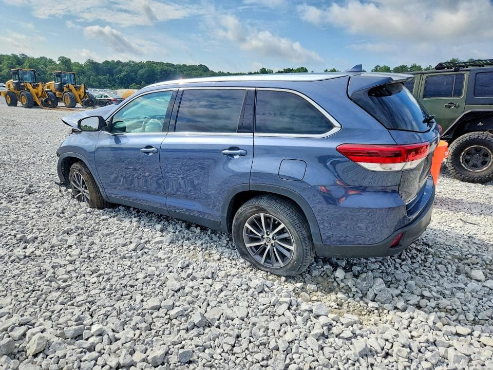 2019 TOYOTA HIGHLANDER XLE 2