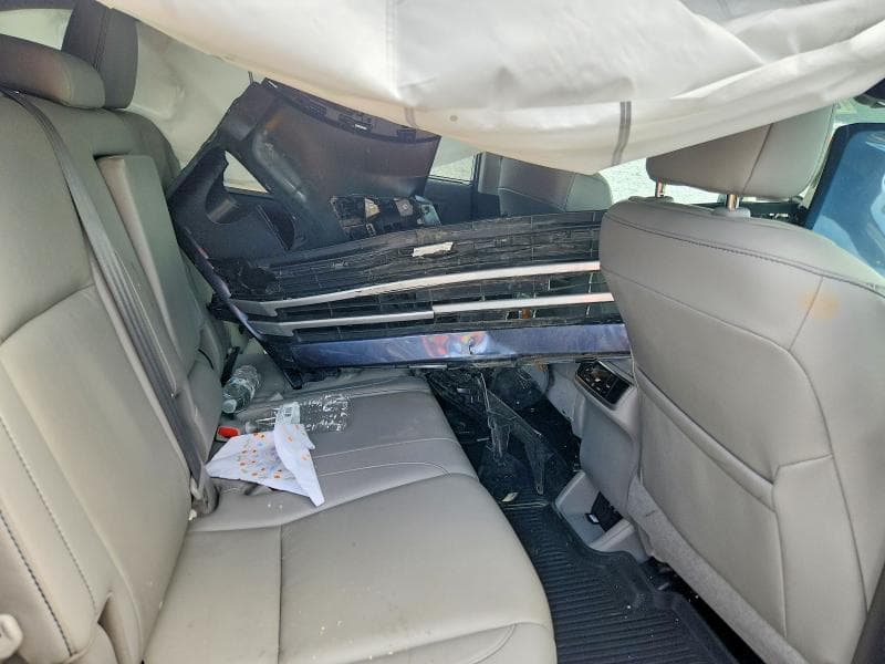 2019 TOYOTA HIGHLANDER XLE 11