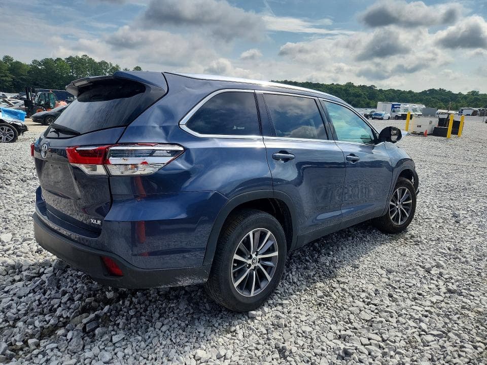 2019 TOYOTA HIGHLANDER XLE 3