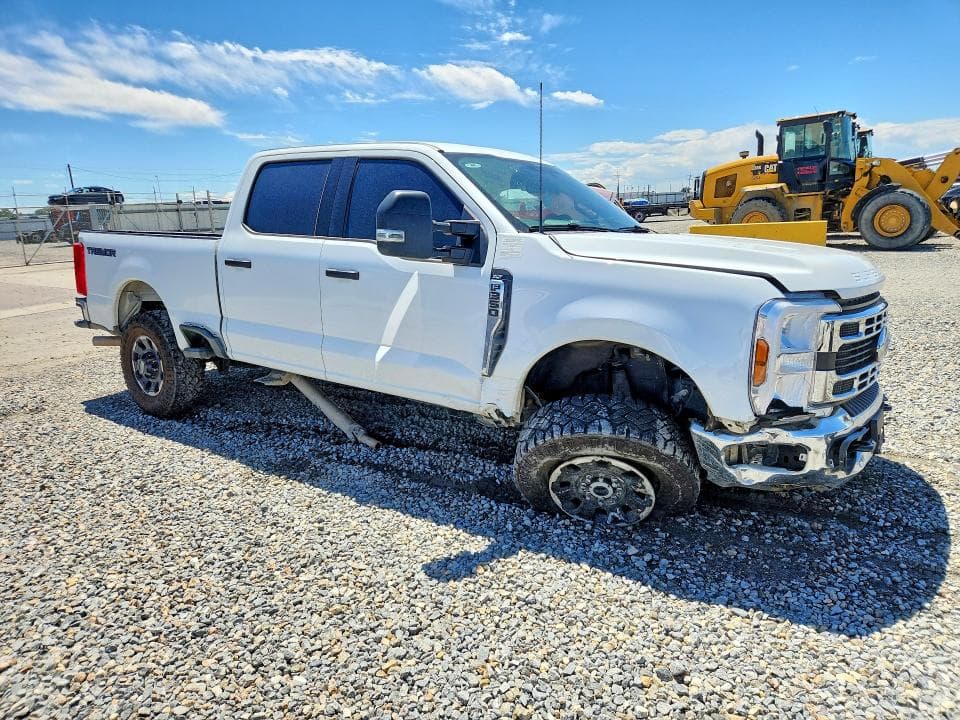 2025 FORD F350 SUPER DUTY 4