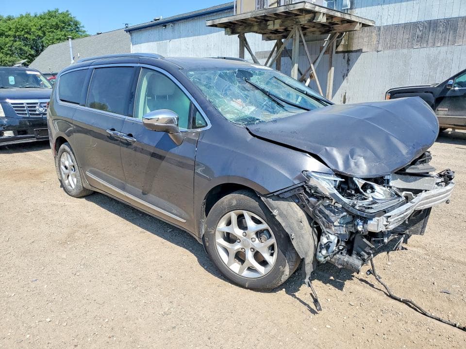 2020 CHRYSLER PACIFICA LIMITED 4