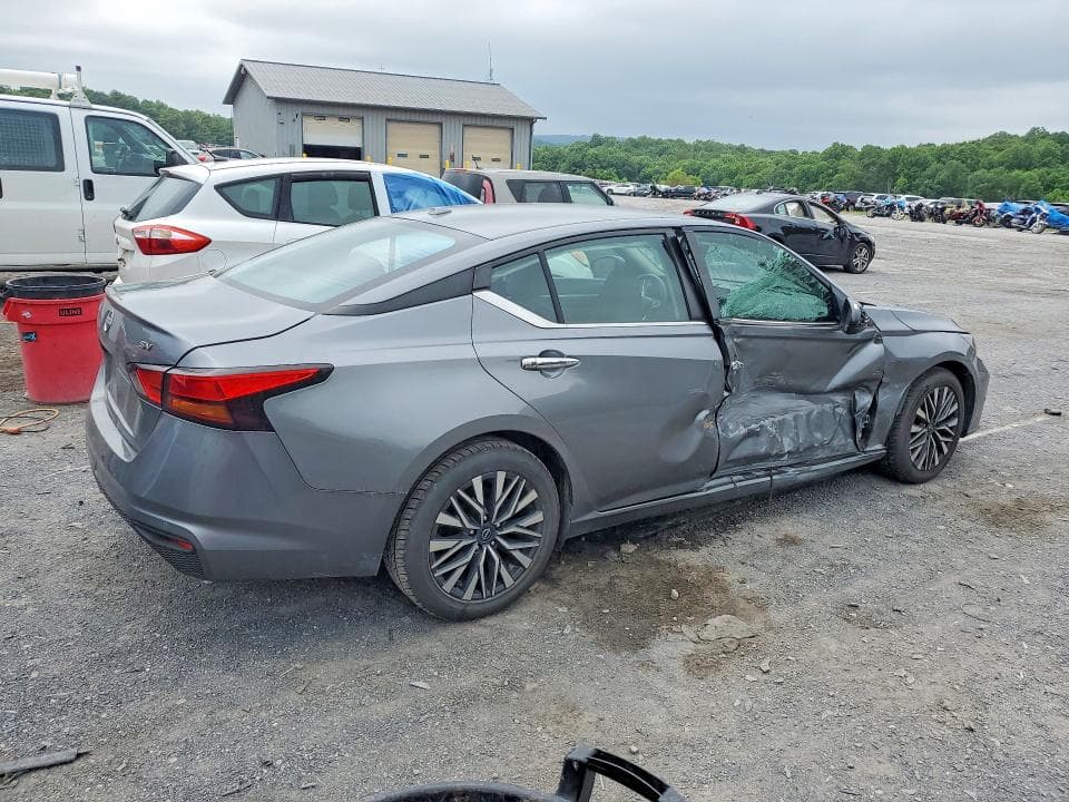 2023 NISSAN ALTIMA SV 3