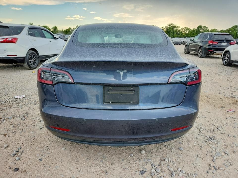 2018 TESLA MODEL 3 6