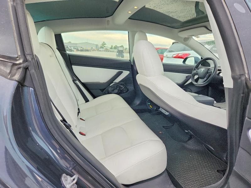 2018 TESLA MODEL 3 10