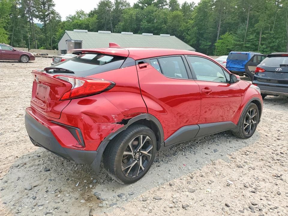 2021 TOYOTA C-HR XLE 3