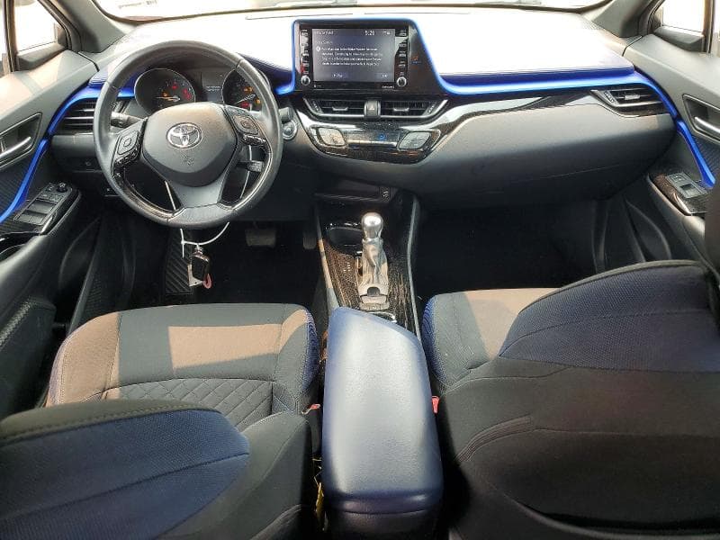 2021 TOYOTA C-HR XLE 8