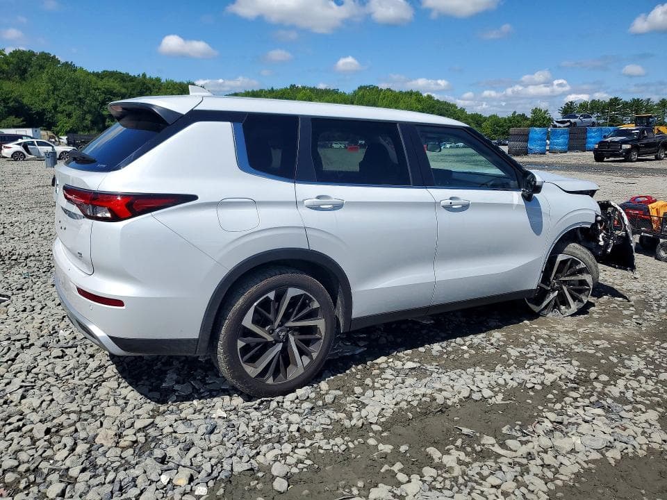 2024 MITSUBISHI OUTLANDER SE 3