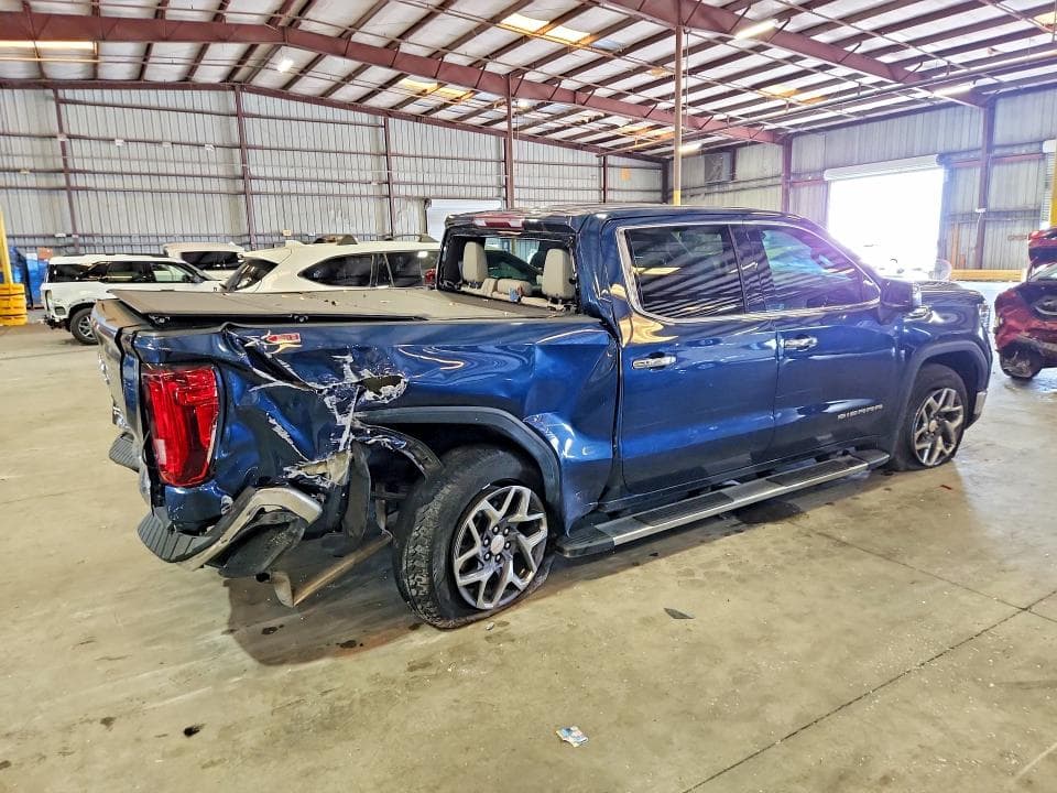2023 GMC SIERRA K1500 SLT 3