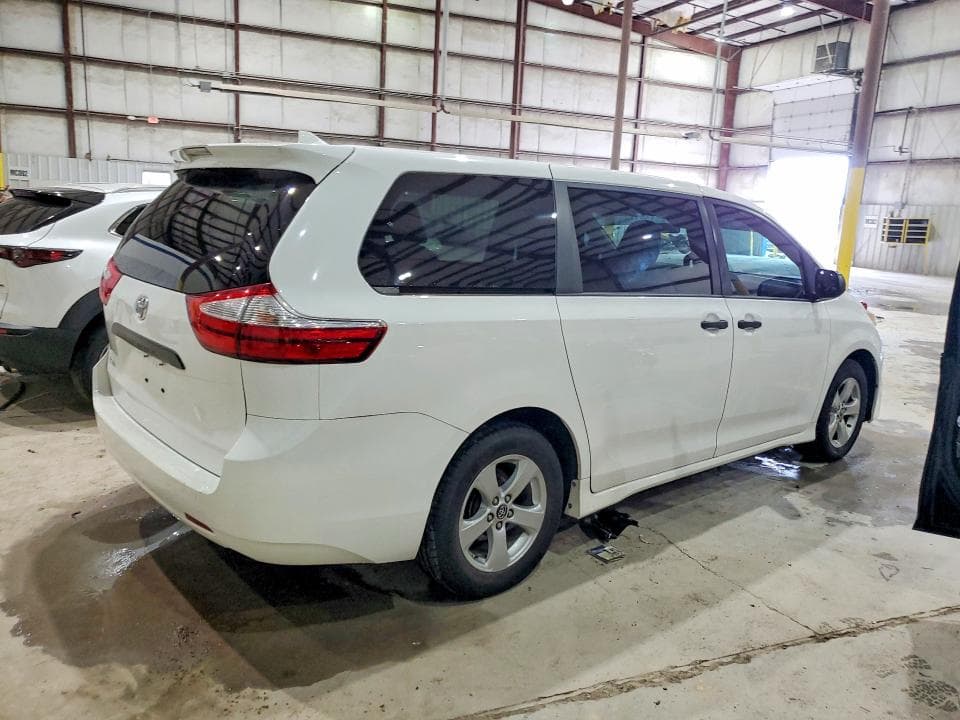 2019 TOYOTA SIENNA L 7-PASSENGER 3