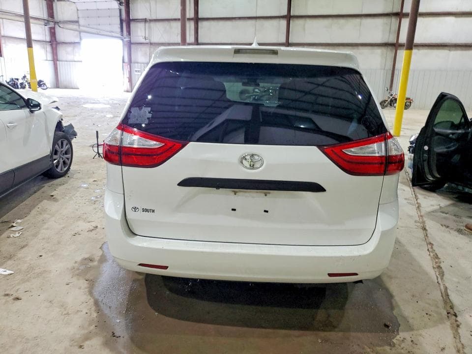 2019 TOYOTA SIENNA L 7-PASSENGER 6