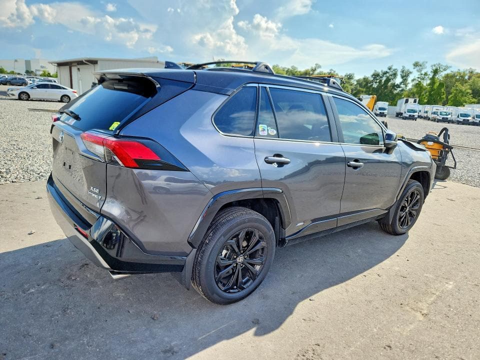 2024 TOYOTA RAV4 XSE 3