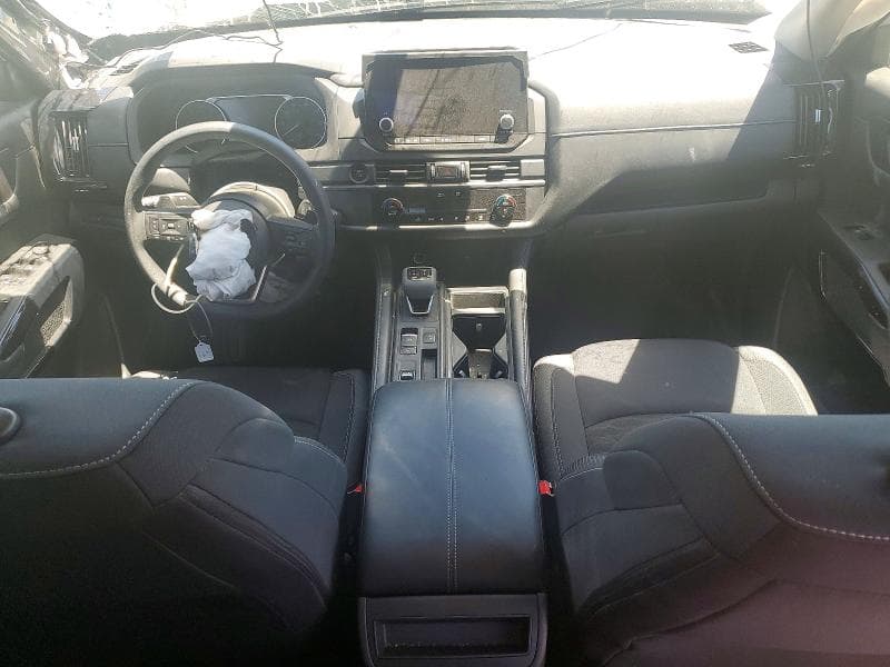 2025 NISSAN PATHFINDER 8