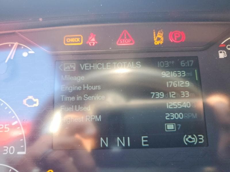 2019 VOLVO VNL SEMI TRUCK 9