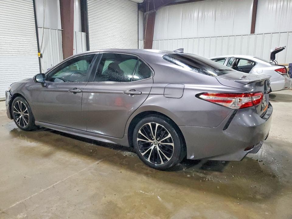 2020 TOYOTA CAMRY SE 2