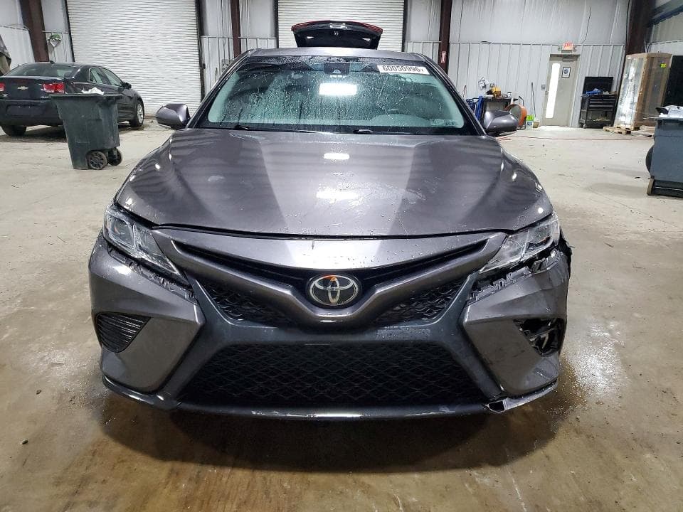 2020 TOYOTA CAMRY SE 5