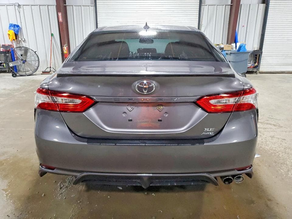 2020 TOYOTA CAMRY SE 6