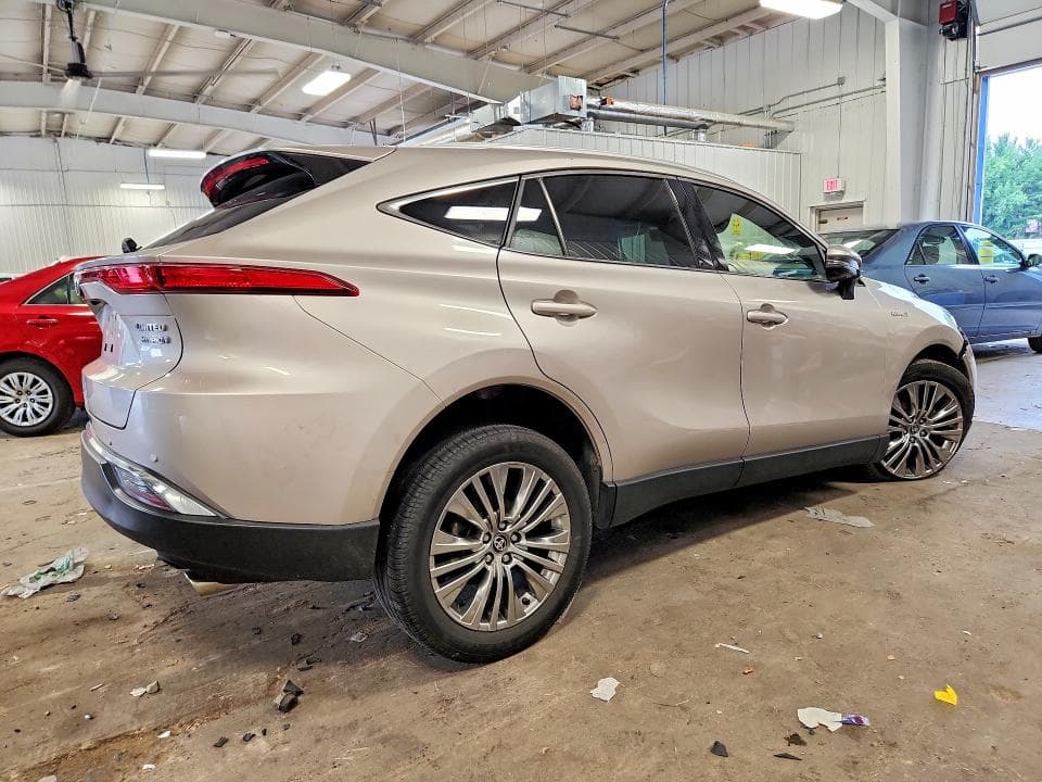 2021 TOYOTA VENZA LIMITED 3