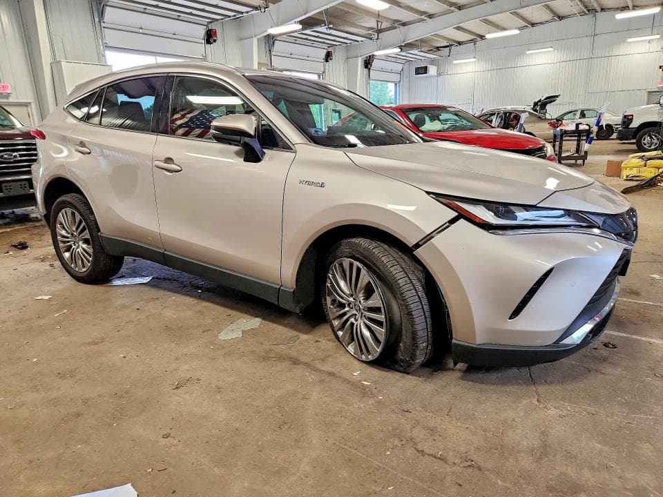 2021 TOYOTA VENZA LIMITED 4