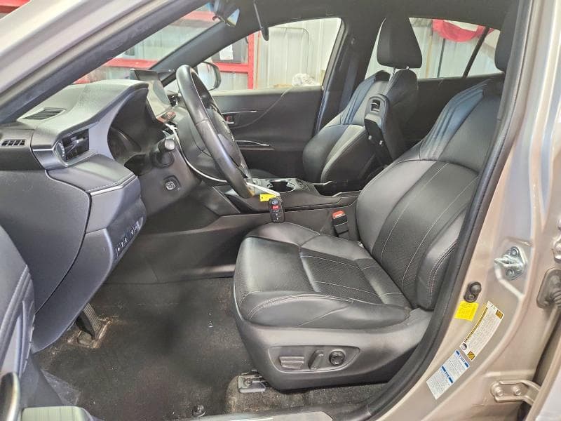 2021 TOYOTA VENZA LIMITED 7