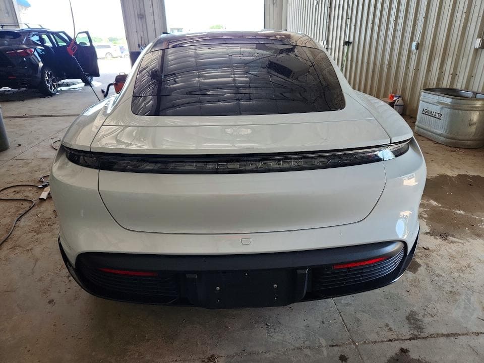 2021 PORSCHE TAYCAN 4S 6