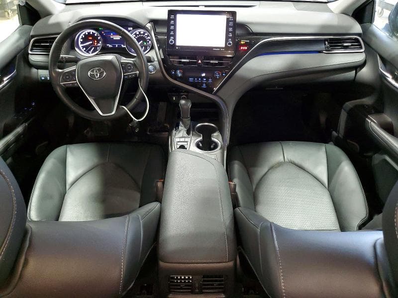 2021 TOYOTA CAMRY XLE XLE 8