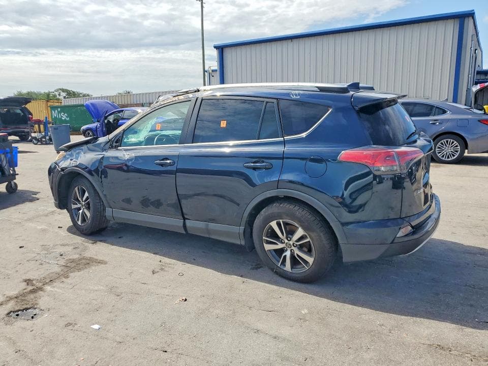 2018 TOYOTA RAV4 XLE 2