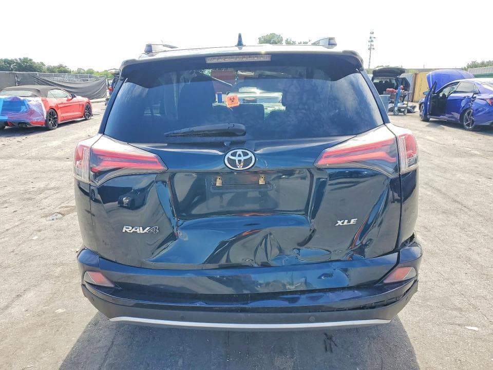 2018 TOYOTA RAV4 XLE 6