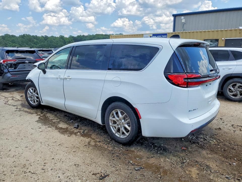 2023 CHRYSLER PACIFICA TOURING L 2