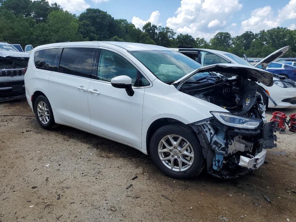2023 CHRYSLER PACIFICA TOURING L 4