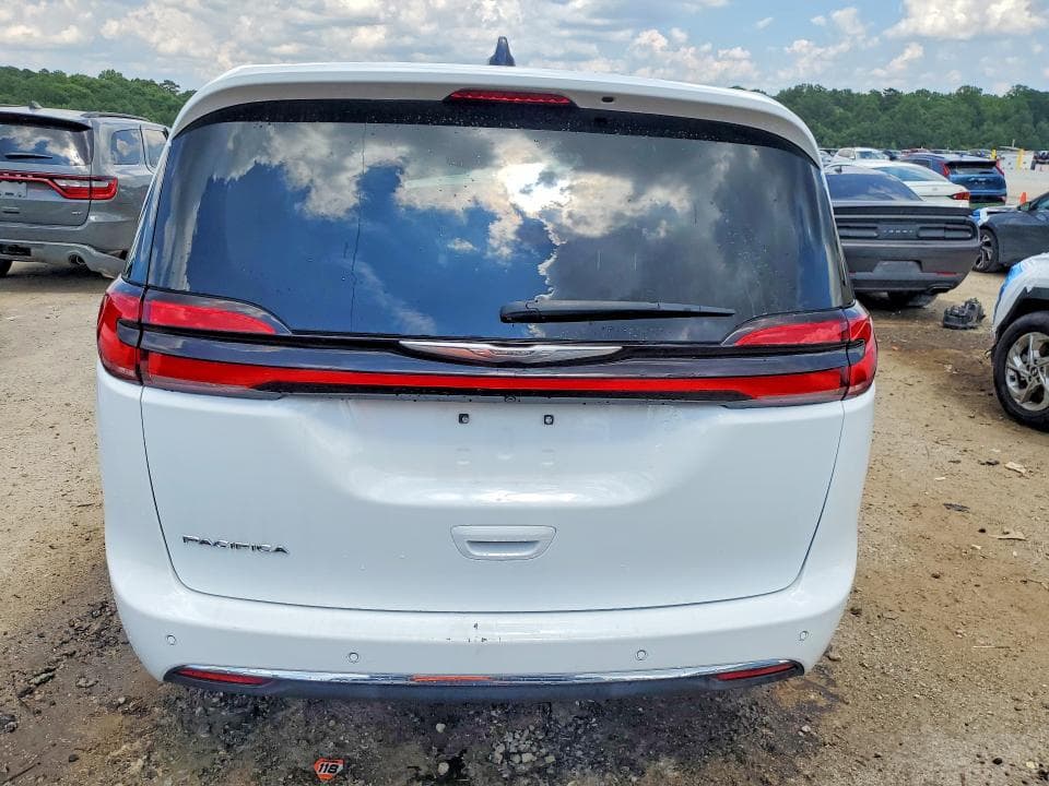 2023 CHRYSLER PACIFICA TOURING L 6