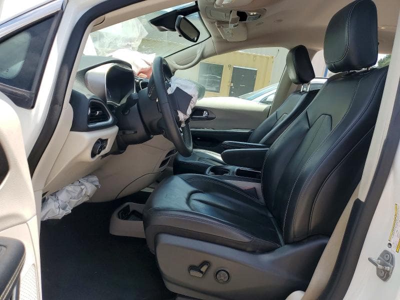 2023 CHRYSLER PACIFICA TOURING L 7